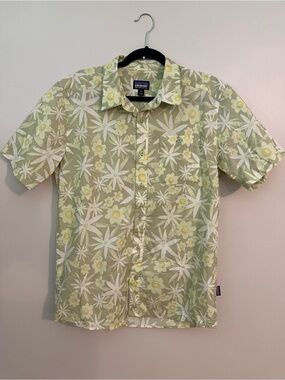 Men’s Patagonia Go To Shirt Size Medium